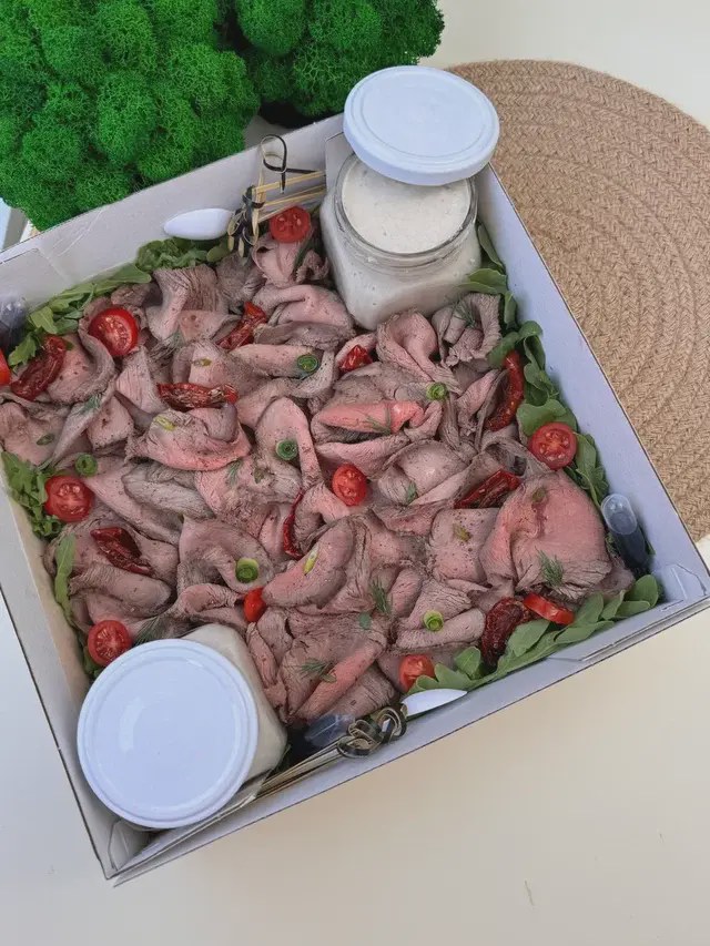 Бокс "Vitello Tonnato"